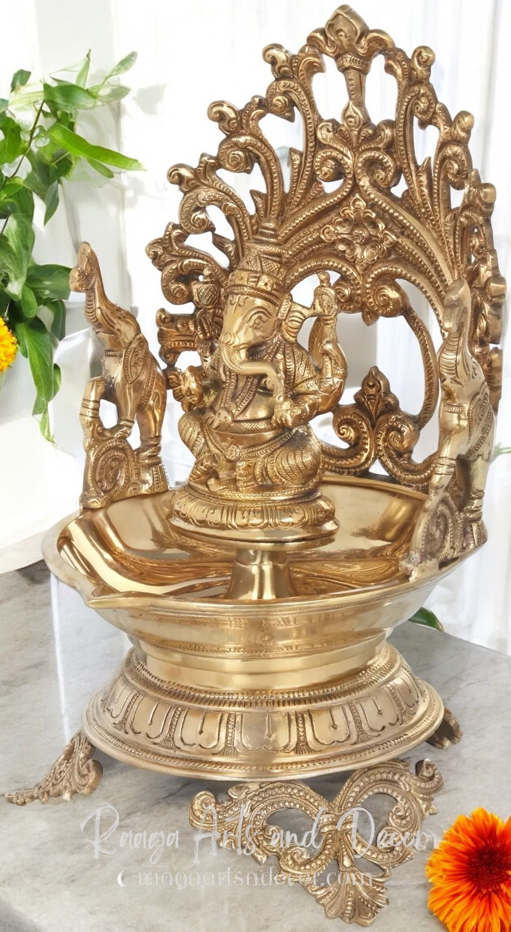 Brass ganesha urli